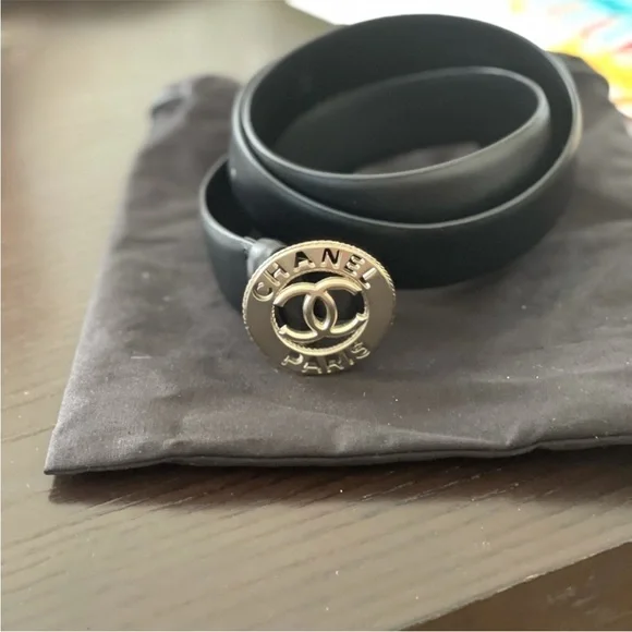 Chanel CC Logo Belt Black Leather Gold Medallion Buckle Size 90/36 Authentic - Picture 11 of 16